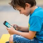 kinhta4 - Digital Detox για παιδιά: στρατηγικές μείωσης χρόνου οθόνης στις καλοκαιρινές διακοπές