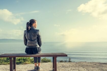 lonliness - Μοναξιά: Πώς επηρεάζει τον οργανισμό σου και πώς να την αντιμετωπίσεις απλά - Τι λένε οι ειδικοί