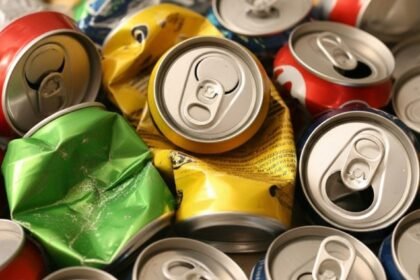 Κουτάκια - Να γιατί δεν πρέπει να συνθλίβουμε τα αλουμινένια κουτάκια πριν τα ανακυκλώσουμε