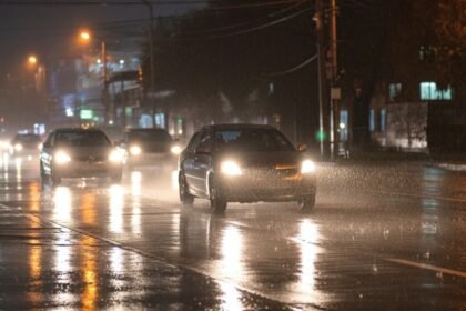 Οδήγηση υπό βροχή2 - Οδήγηση υπό βροχή: Συμβουλές για ασφαλείς μετακινήσεις