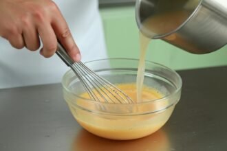 αυγολέμονο - Αυγολέμονο που δεν κόβει: τα τρία βήματα της γιαγιάς