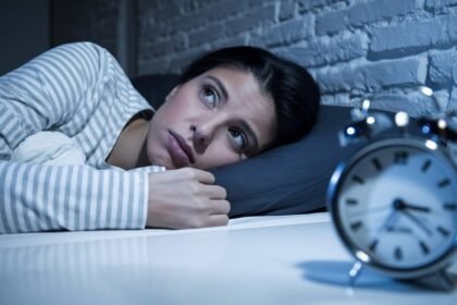 αϋπνία 2 - Γιατί εκατομμύρια γυναίκες ξυπνούν στις 3:29 π.μ.; Αίτια και λύσεις για την αϋπνία