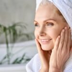 επιδερμίδα 50 - Τι χρειάζεται η επιδερμίδα κάθε γυναίκας μετά τα 50: Τι λένε οι ειδικοί