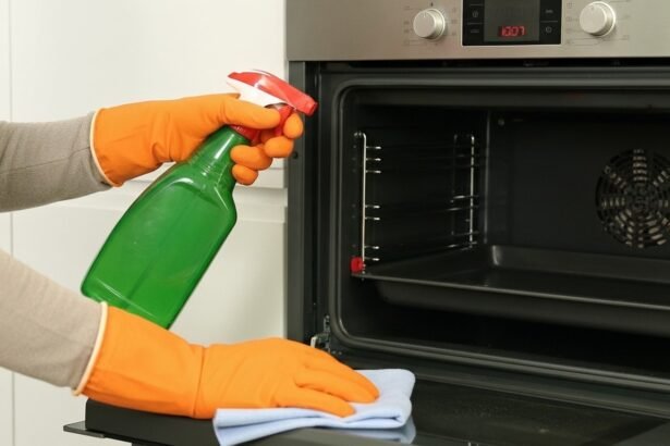 καθάρισμα φούρνου2 - Πως να καθαρίσω τον φούρνο μου: Τα 6 απλά βήματα