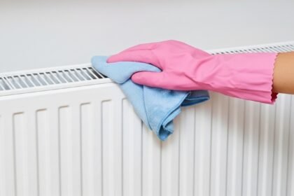 καλοριφέρ 3 - Πώς να καθαρίσετε τα «πτερύγια» του καλοριφέρ – Το απλό τρικ που δουλεύει