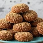 Whisk 393d9102cf64387aca146397099a2265dr - Ποντιακά μελομακάρονα: Η συνταγή που αλλάζει όσα ήξερες για τα χριστουγεννιάτικα γλυκά