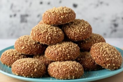 Whisk 393d9102cf64387aca146397099a2265dr - Ποντιακά μελομακάρονα: Η συνταγή που αλλάζει όσα ήξερες για τα χριστουγεννιάτικα γλυκά