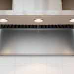 Καθαρός απορροφητήρας κουζίνας χωρίς λίπη ή υπολείμματα.