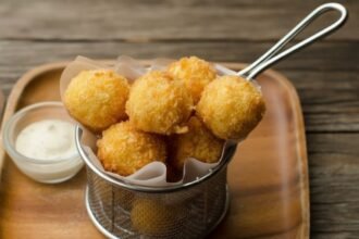 τυροκροκέτες - Τυροκροκέτες χωρίς κόπο: Τρία απλά υλικά, εκπληκτική γεύση