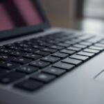 Ένα καθαρό πληκτρολόγιο laptop χωρίς σκόνη