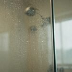 Λαμπερή γυάλινη πόρτα ντουζιέρας