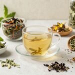 Ποικιλία βοτάνων για τσάι σε ήρεμο περιβάλλον