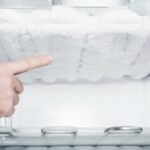 απόψυξη - Το κρυμμένο κόλπο της κουζίνας — Πώς να εξαφανίσετε τον πάγο από την κατάψυξη