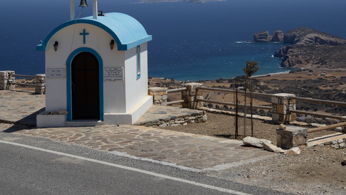 b2b greek island ch feat - Η θαυματουργή ιστορία της Παναγίας της Φιδούσας στην Κεφαλονιά και το ετήσιο μυστήριο με τα φιδάκια