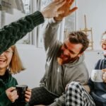 b3b happy laughing feat - 10 ξεκαρδιστικές ατάκες που μόνο ένας Έλληνας μπορεί να καταλάβει (και πώς τις μεταφράζουμε στους ξένους)