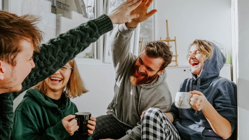 b3b happy laughing feat - 10 ξεκαρδιστικές ατάκες που μόνο ένας Έλληνας μπορεί να καταλάβει (και πώς τις μεταφράζουμε στους ξένους)