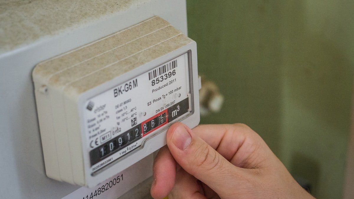 b4 save electricit feat - Πώς να μειώσετε τον λογαριασμό του ρεύματος κατά 20% με 4 απλές αλλαγές στις οικιακές συσκευές