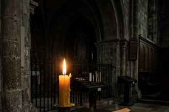 faith feat 1782456003972 - Ποιοι γιορτάζουν αύριο: Η συγκινητική ιστορία του Αγίου που μοίρασε όλη την περιουσία του για να γιατρεύει τους φτωχούς