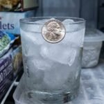 freezer coin ai feat - Το έξυπνο κόλπο με το κέρμα στην κατάψυξη πριν φύγετε για διακοπές (και πώς μπορεί να σας γλιτώσει από τροφική δηλητηρίαση)