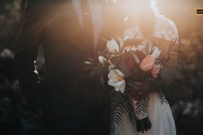 greek wedding party featured - Αν τα 12 ζώδια ήταν καλεσμένα σε ελληνικό γάμο: Ποιος θα χόρευε ζεϊμπέκικο και ποιος θα σχολίαζε το φαγητό