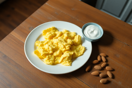 health muscle foods feat - Νιώθετε τα πόδια σας βαριά και αδύναμα; Οι 6 τροφές που «χτίζουν» ξανά τη δύναμή σας (και τις έχετε ήδη στην κουζίνα)