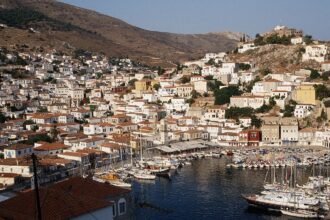 hydra travel - Τα 3 πιο ήσυχα και φιλόξενα νησιά για διακοπές χωρίς αυτοκίνητο