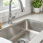 kolpo xydi soda xevouloma neroxyti featured - Το έξυπνο κόλπο με το ξύδι και τη σόδα για να ξεβουλώσετε τον νεροχύτη σε 5 λεπτά