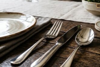 silverware cleaning featured - Το απίθανο κόλπο με το αλουμινόχαρτο στο πλυντήριο πιάτων που κάνει τα μαχαιροπίρουνα να λάμπουν σαν καινούργια