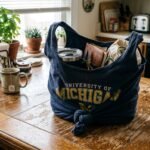 diy tshirt bag featured 1784266966503 1 - Πώς να μετατρέψετε τα παλιά σας μπλουζάκια σε πρακτικές τσάντες για τα ψώνια χωρίς καθόλου ράψιμο
