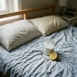 pillow cleaning featured 1784043679068 - Πώς να καθαρίσεις τα κιτρινισμένα μαξιλάρια: Το μυστικό με 2 υλικά από την κουζίνα σου